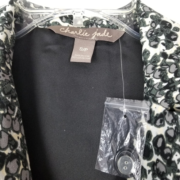 Charlie Jade Womens Snake Print Jumpsuit Small Utility Cap Sleeve Black Gray NWT - Picture 8 of 16